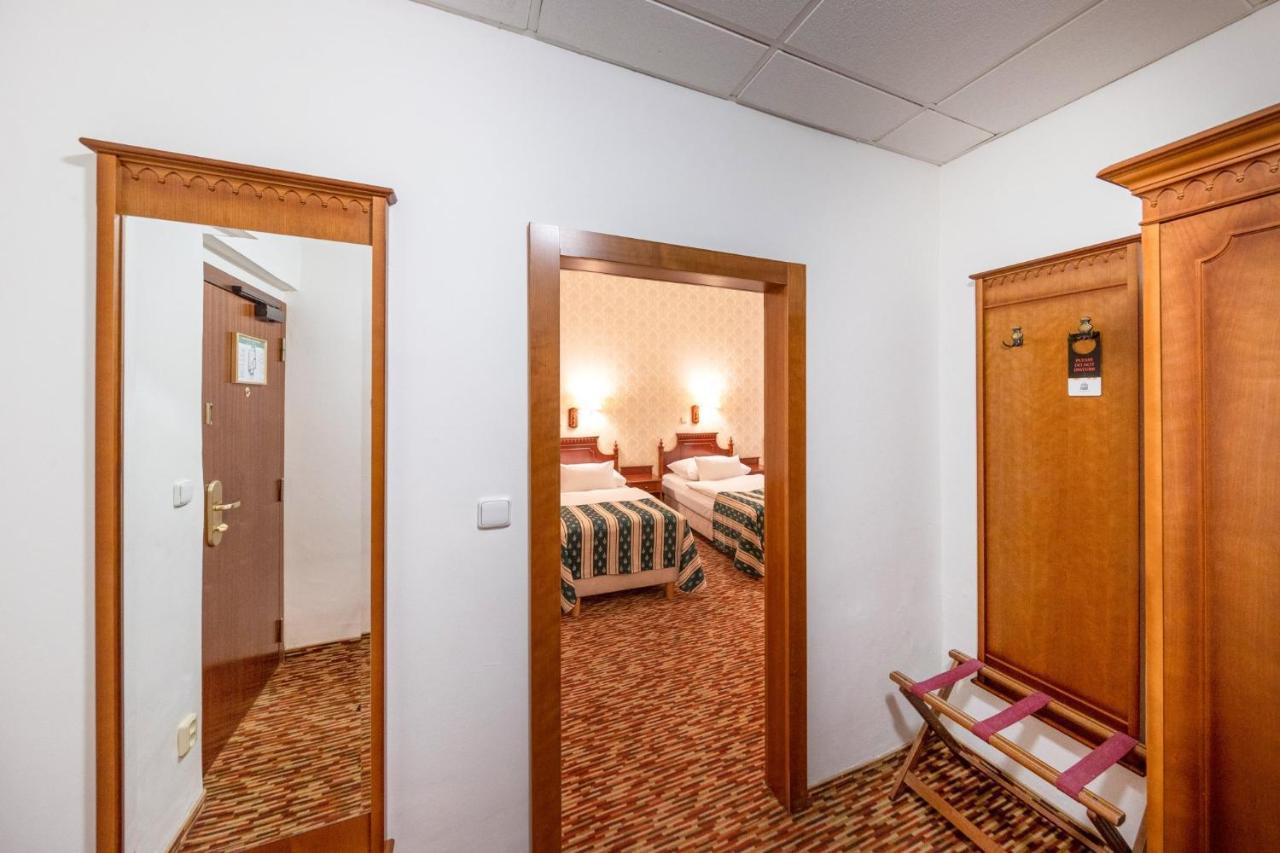 Double or Twin Room,1352858665:JPEG